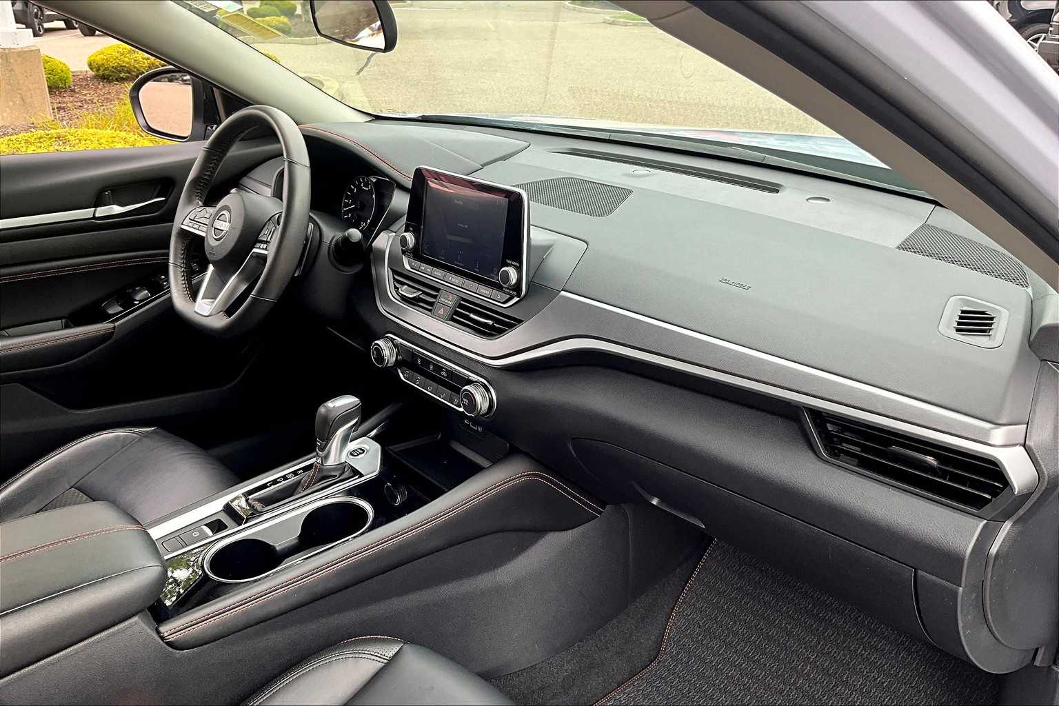 2023 Nissan Altima 2.5 SR - Photo 14