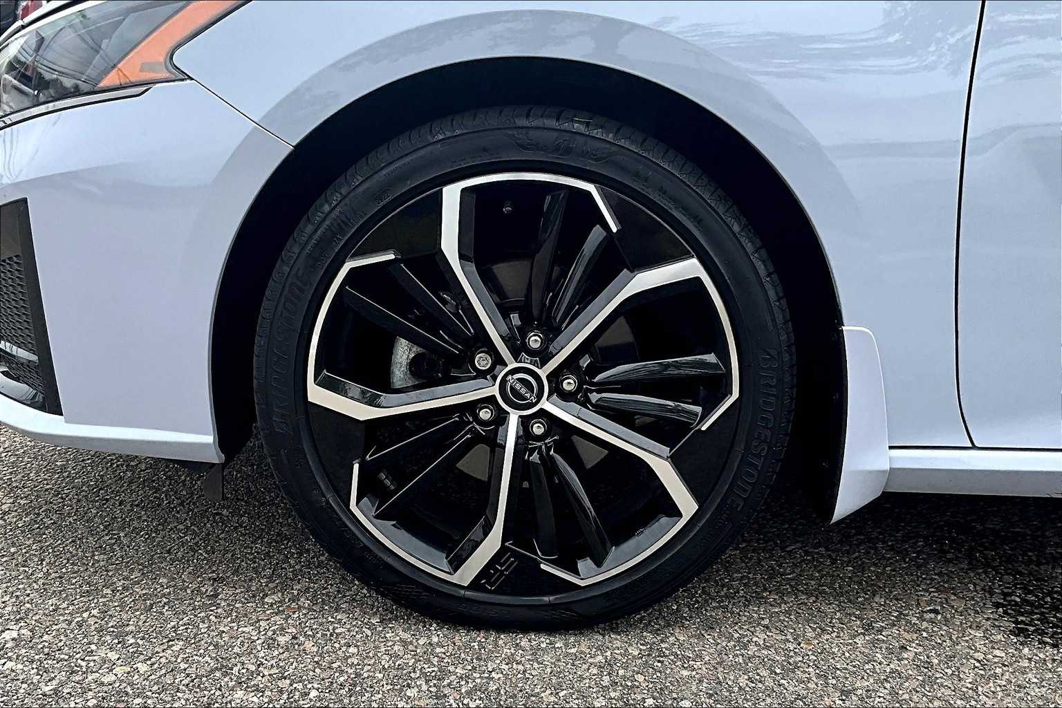 2023 Nissan Altima 2.5 SR - Photo 7