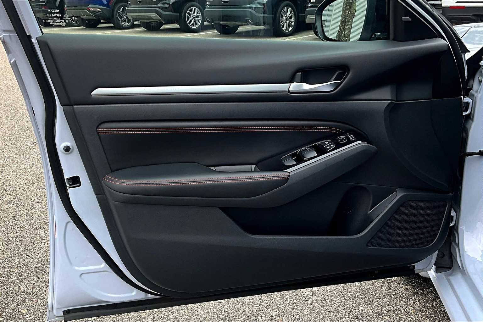 2023 Nissan Altima 2.5 SR - Photo 9