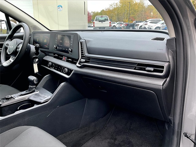 2024 Kia Sportage LX - Photo 17