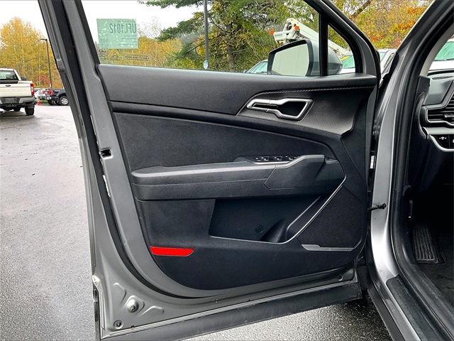 2024 Kia Sportage LX - Photo 18