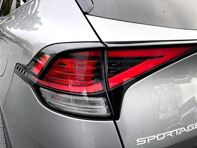 2024 Kia Sportage LX - Photo 31