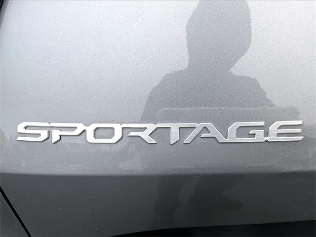 2024 Kia Sportage LX - Photo 8