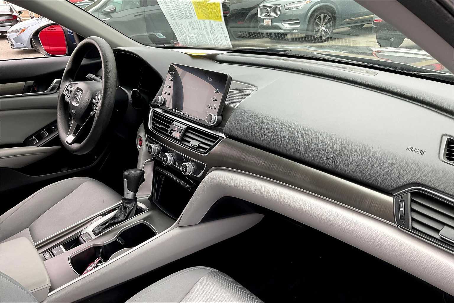 2019 Honda Accord LX 1.5T - Photo 14