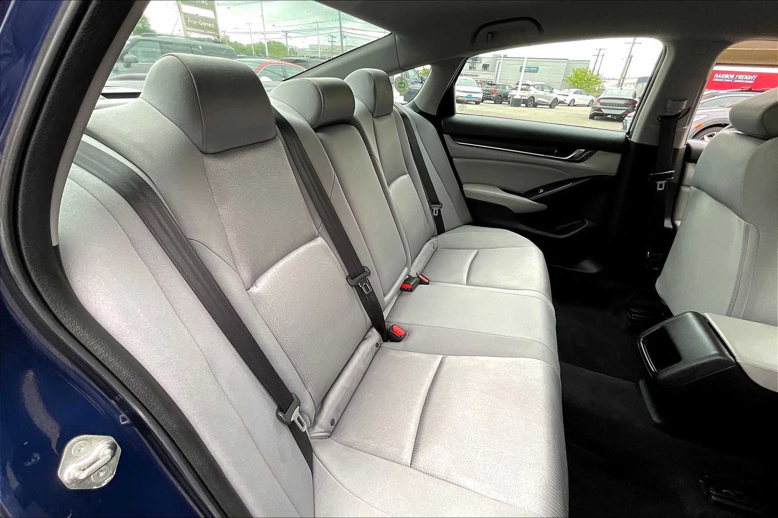 2019 Honda Accord LX 1.5T - Photo 16