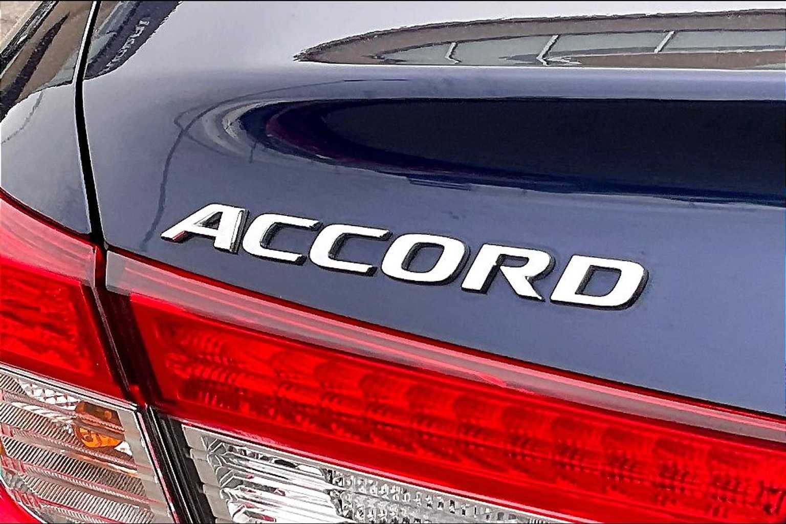 2019 Honda Accord LX 1.5T - Photo 28