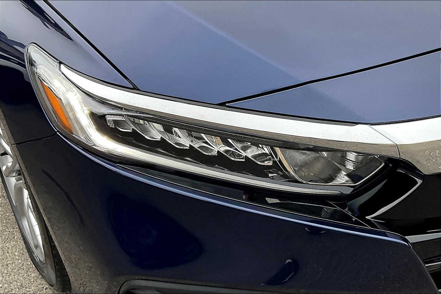 2019 Honda Accord LX 1.5T - Photo 32
