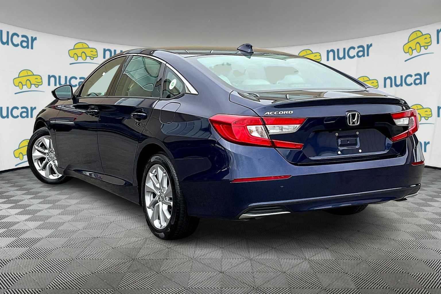 2019 Honda Accord LX 1.5T - Photo 4