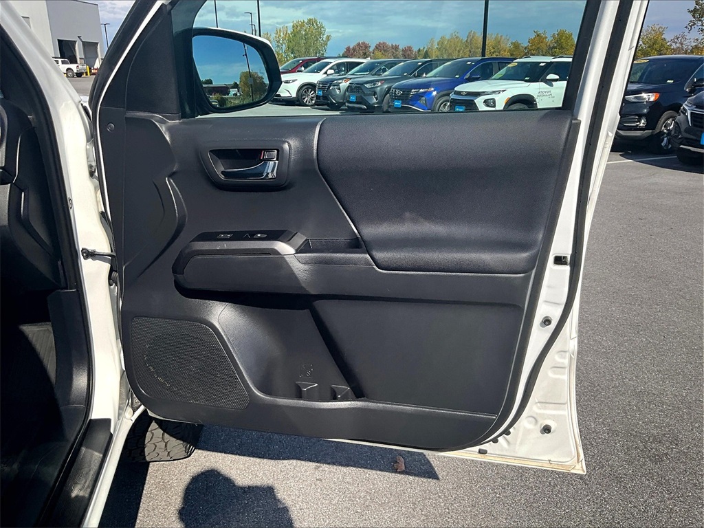 2023 Toyota Tacoma TRD Off-Road - Photo 12