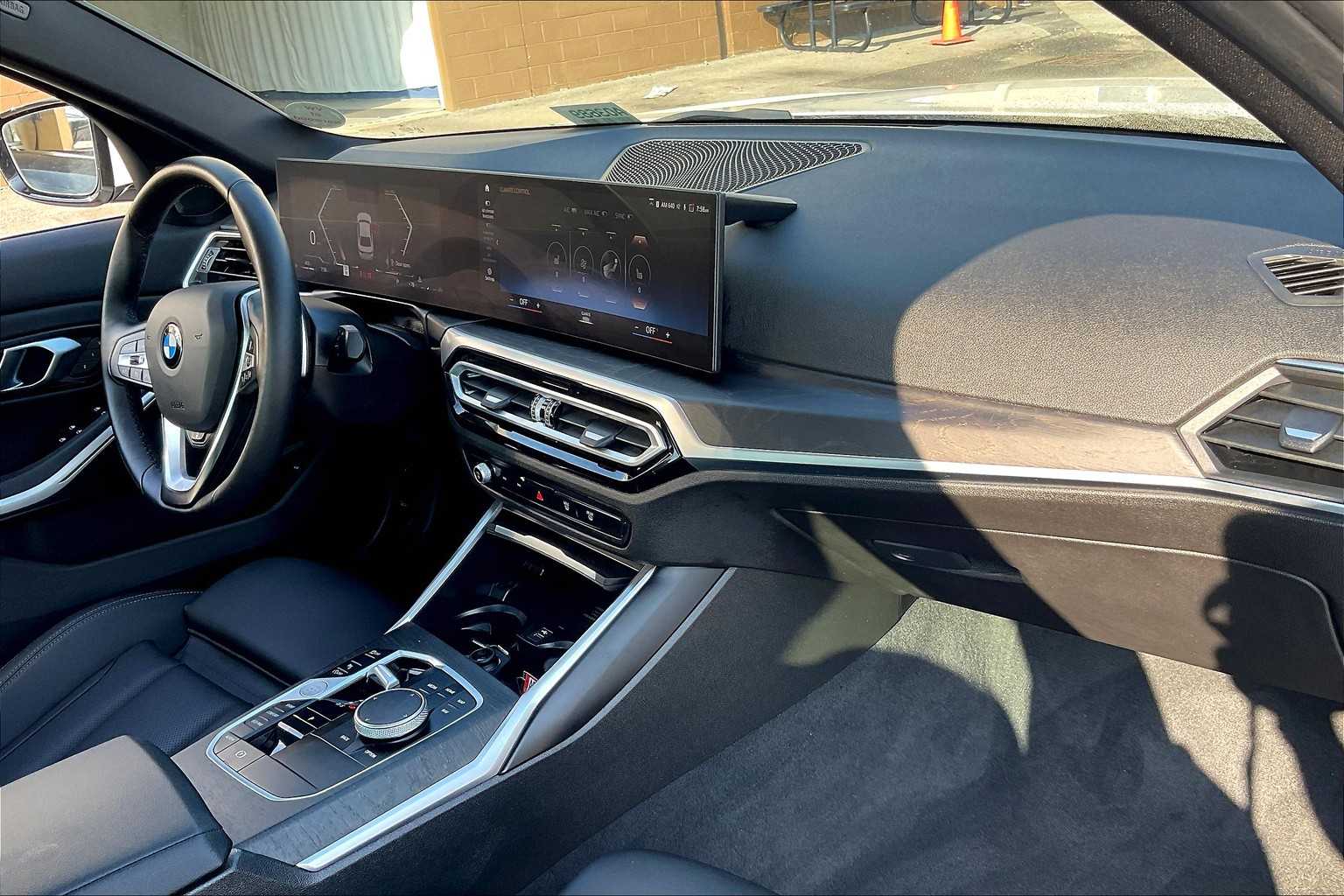 2024 BMW 3 Series 330i xDrive - Photo 14