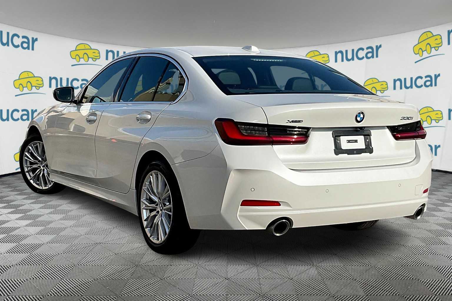 2024 BMW 3 Series 330i xDrive - Photo 4
