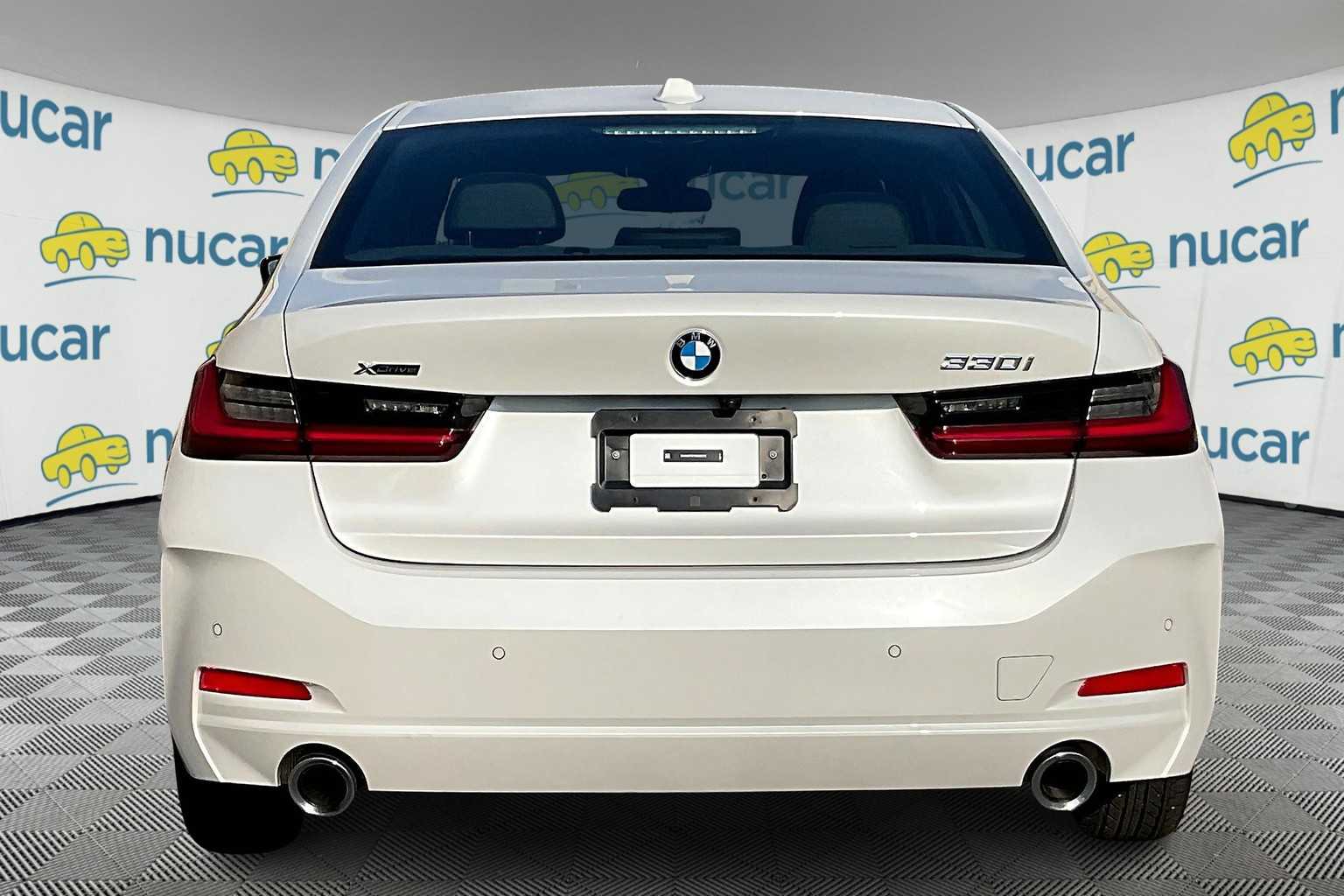 2024 BMW 3 Series 330i xDrive - Photo 5