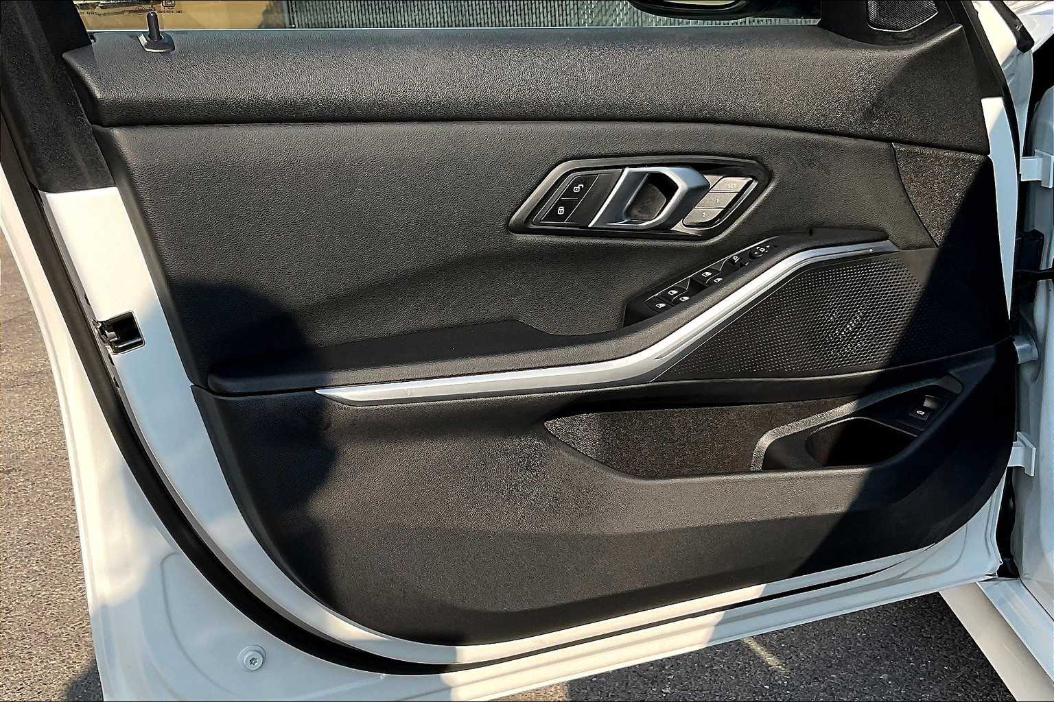 2024 BMW 3 Series 330i xDrive - Photo 9