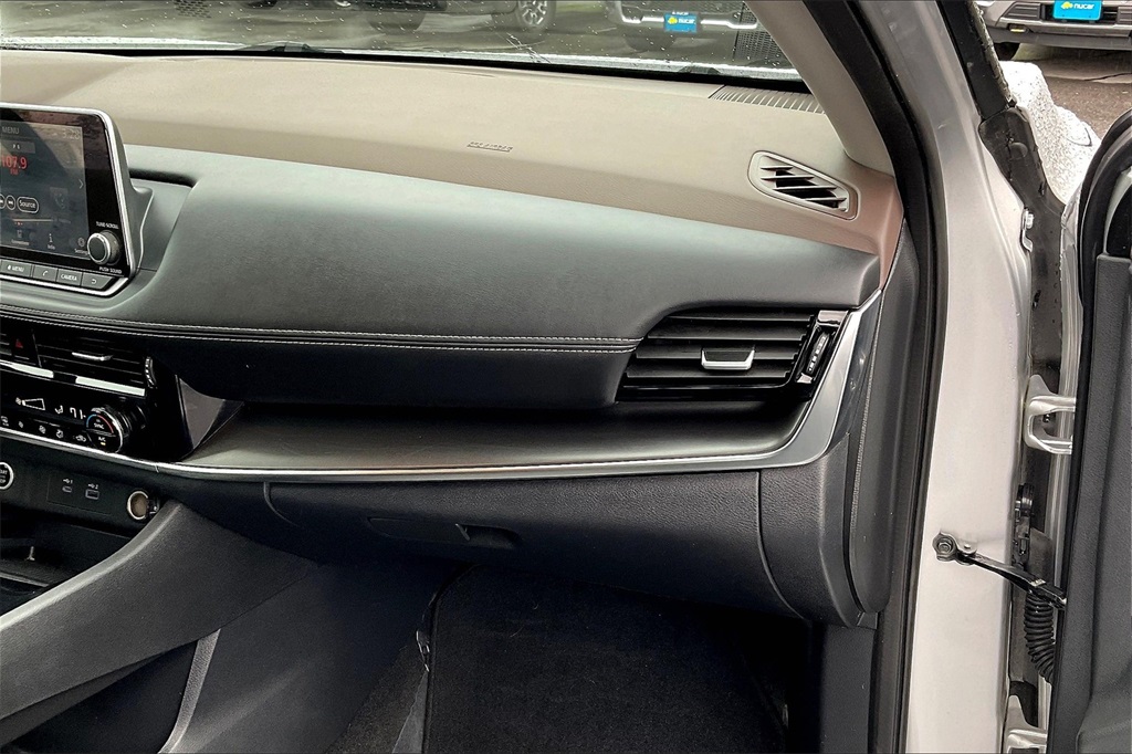 2022 Nissan Rogue SV - Photo 12