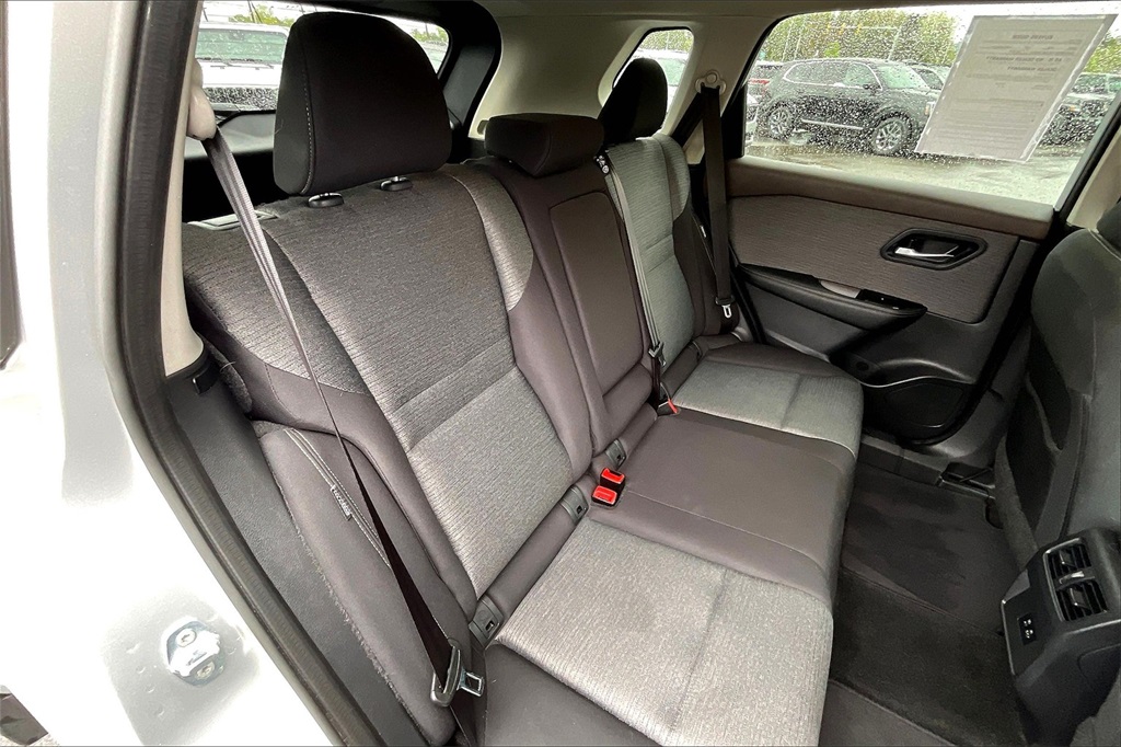 2022 Nissan Rogue SV - Photo 15