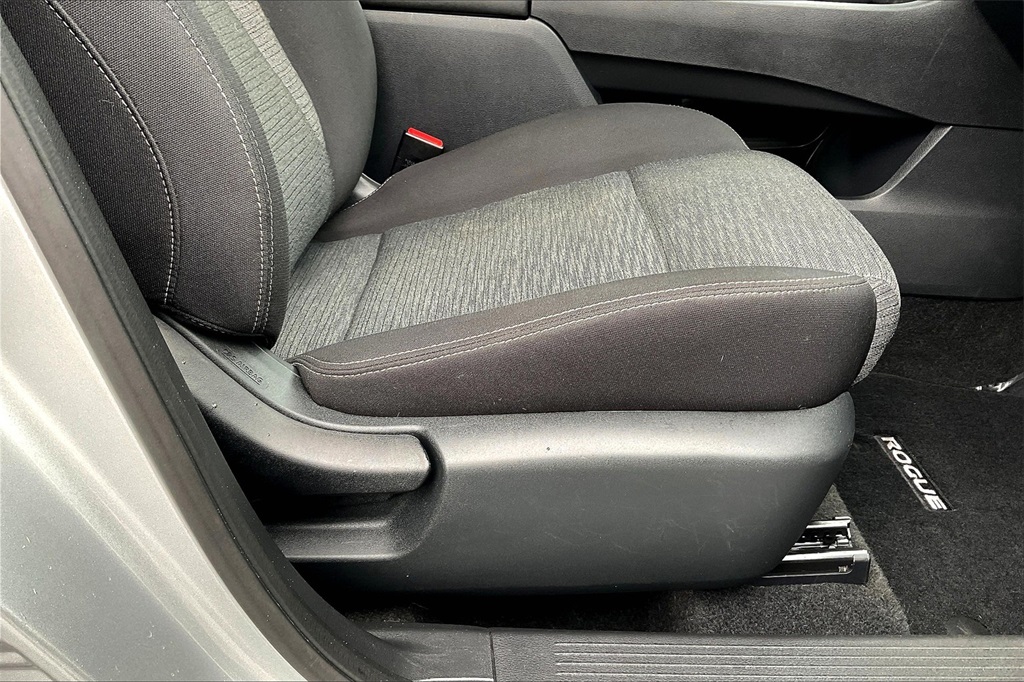 2022 Nissan Rogue SV - Photo 36