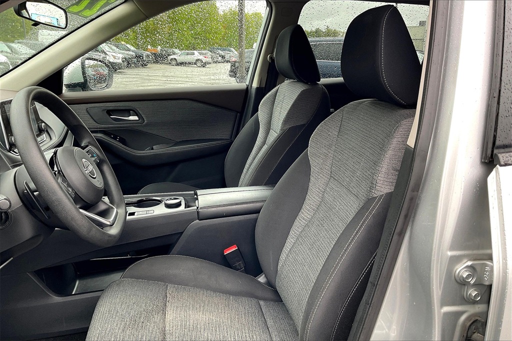 2022 Nissan Rogue SV - Photo 9