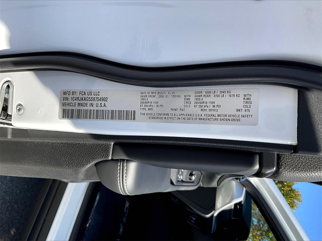 2025 Jeep Grand Cherokee L Laredo - Photo 15
