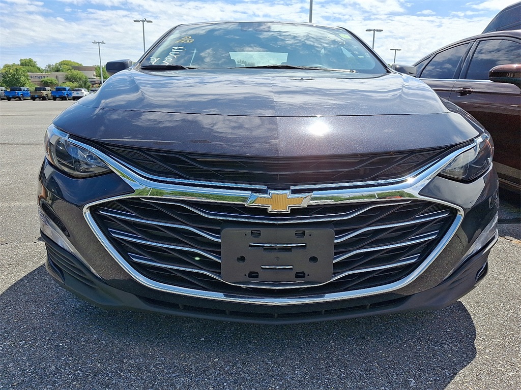 2023 Chevrolet Malibu LT - Photo 2