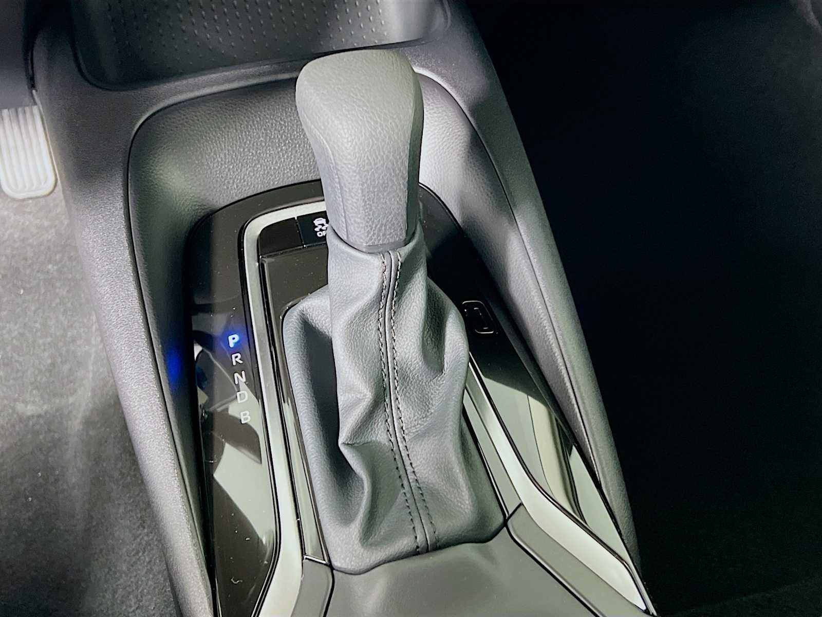 2026 Toyota Corolla LE - Photo 11