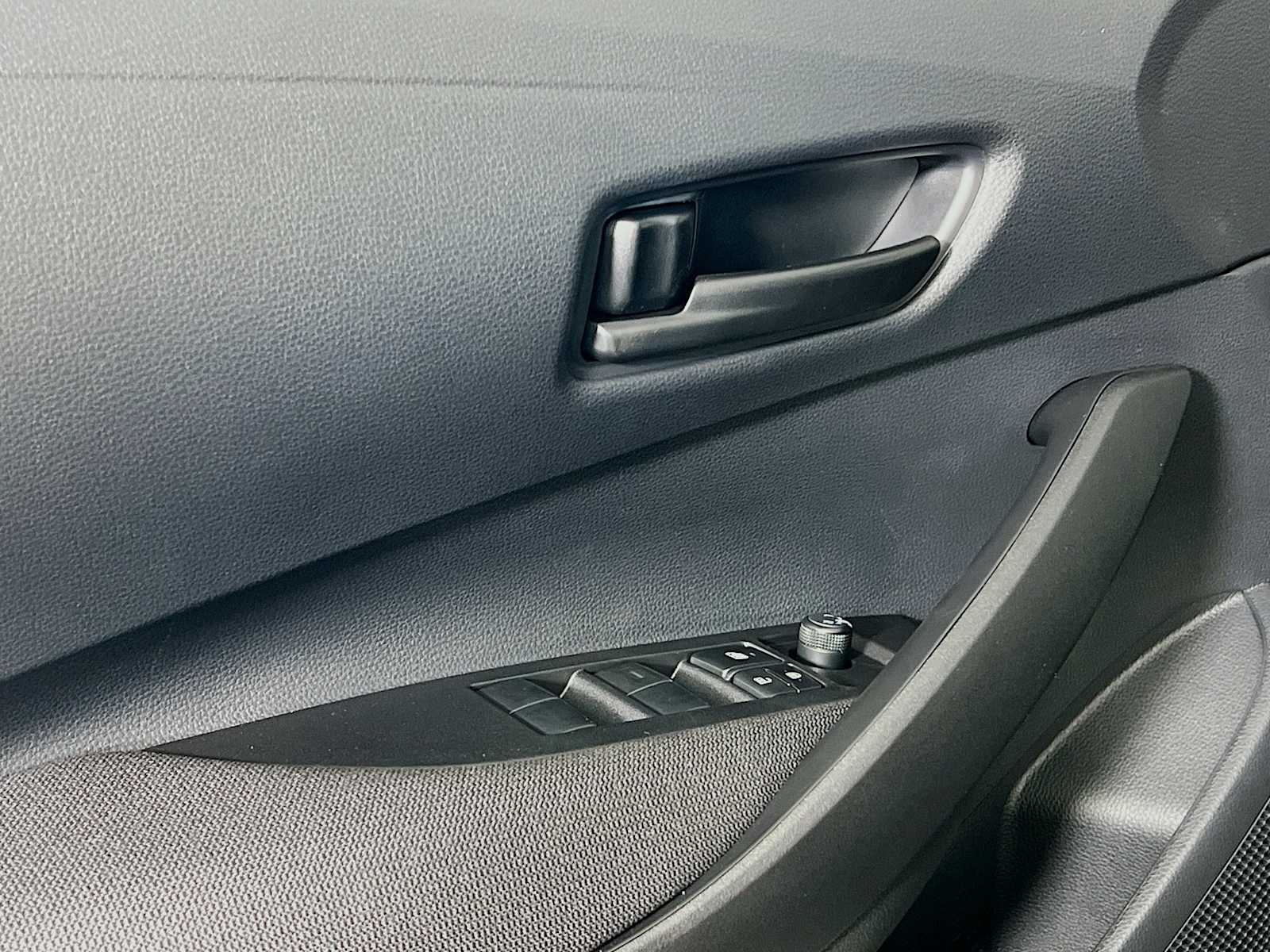 2026 Toyota Corolla LE - Photo 15