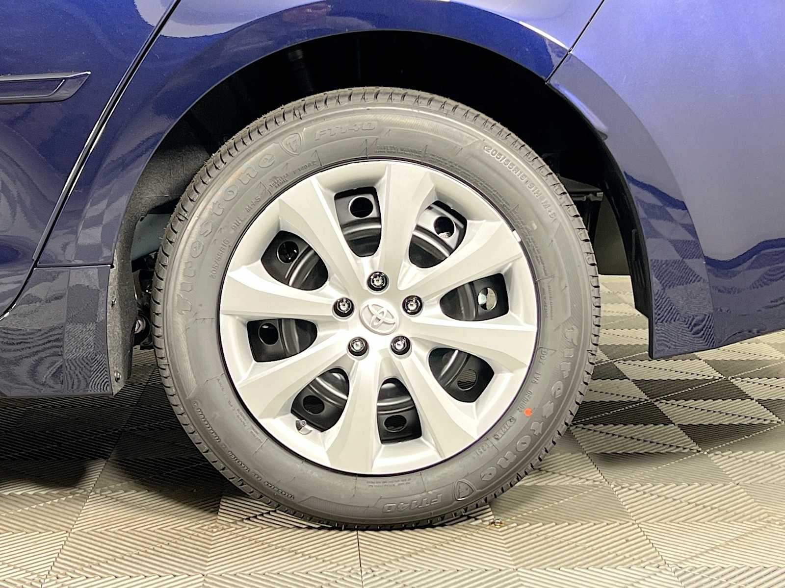 2026 Toyota Corolla LE - Photo 18