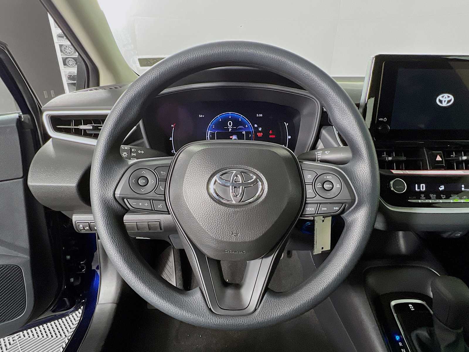 2026 Toyota Corolla LE - Photo 7