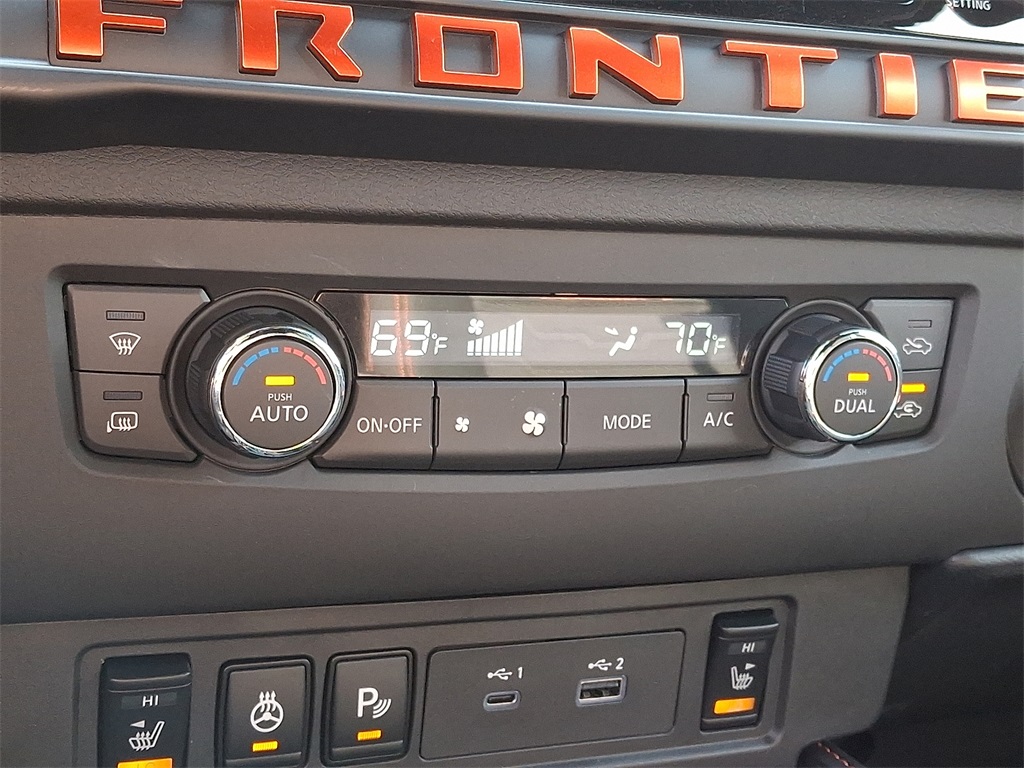 2025 Nissan Frontier PRO-4X - Photo 11