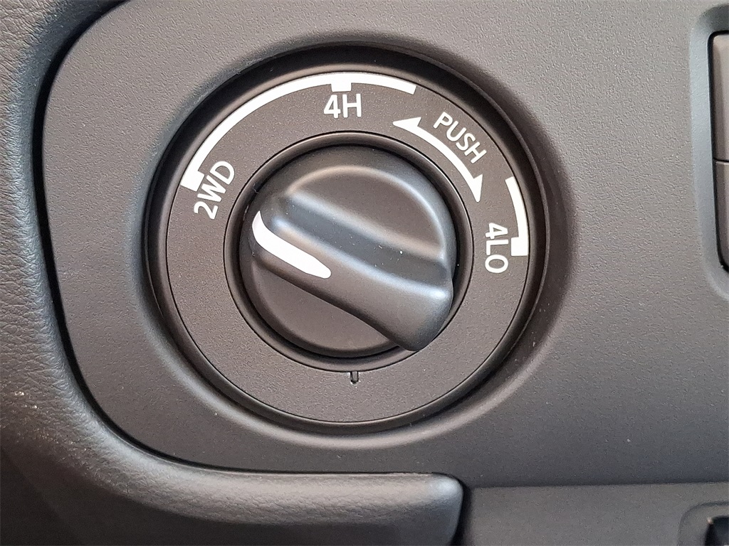 2025 Nissan Frontier PRO-4X - Photo 15