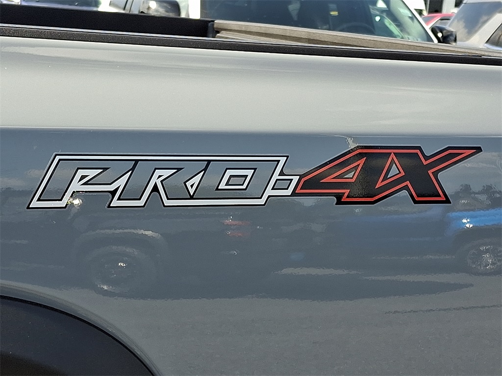 2025 Nissan Frontier PRO-4X - Photo 19