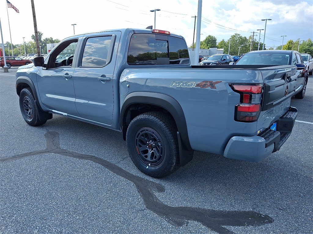 2025 Nissan Frontier PRO-4X - Photo 3