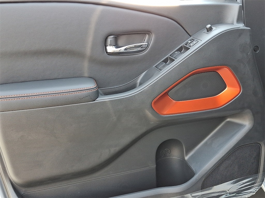 2025 Nissan Frontier PRO-4X - Photo 8