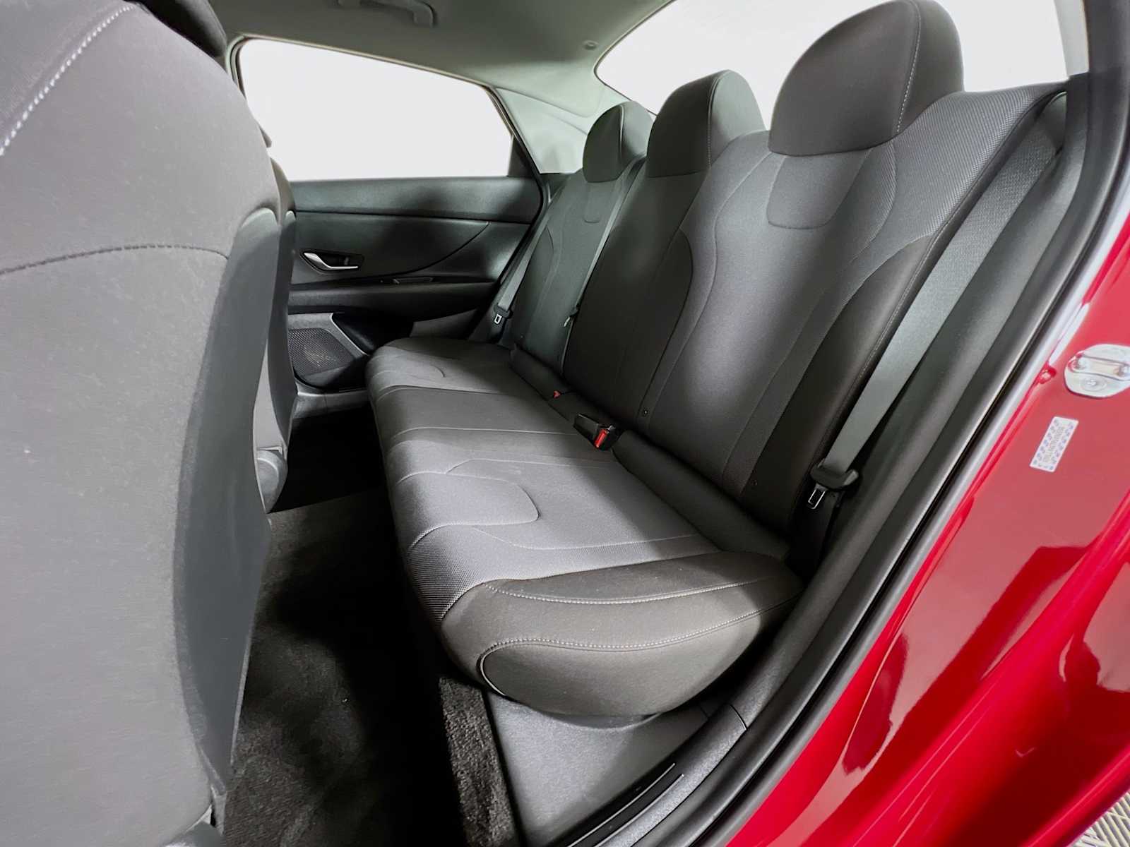 2023 Hyundai Elantra SE - Photo 23