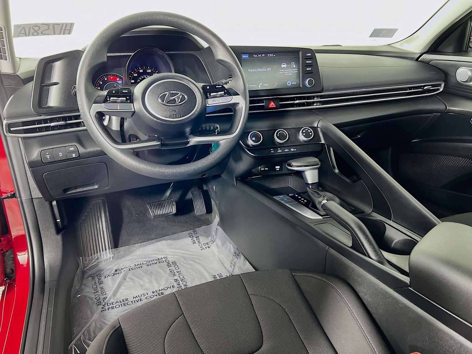 2023 Hyundai Elantra SE - Photo 9