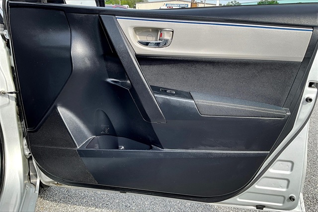 2016 Toyota Corolla LE - Photo 12
