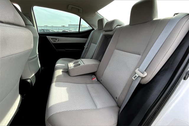 2016 Toyota Corolla LE - Photo 14