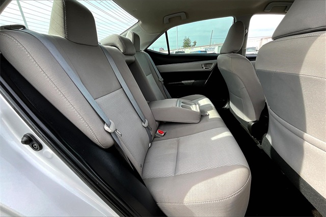 2016 Toyota Corolla LE - Photo 15