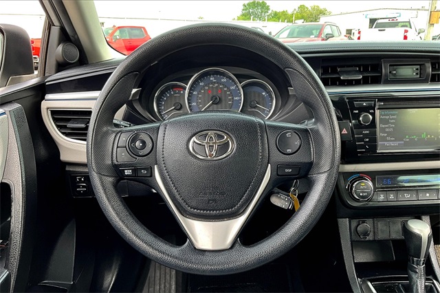 2016 Toyota Corolla LE - Photo 16