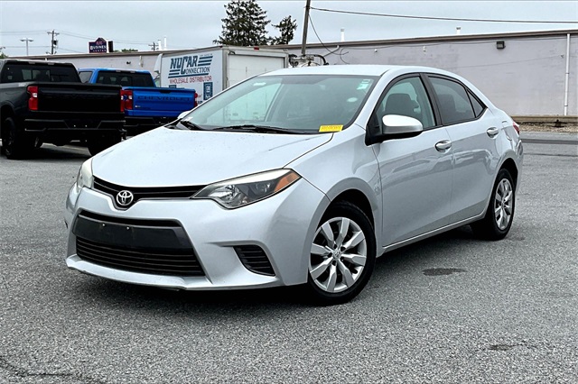 2016 Toyota Corolla LE - Photo 2