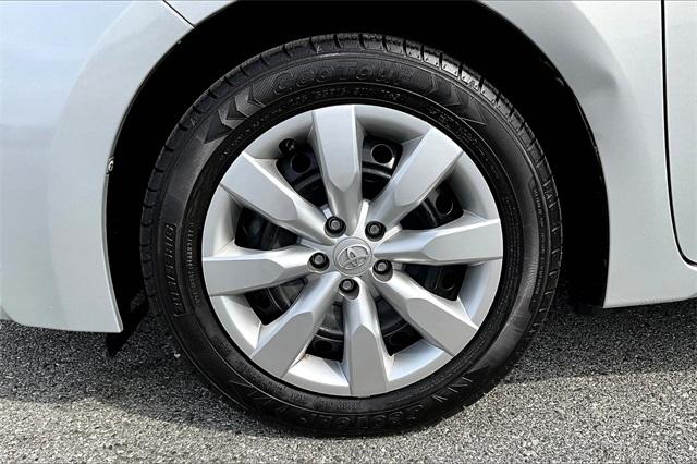 2016 Toyota Corolla LE - Photo 7