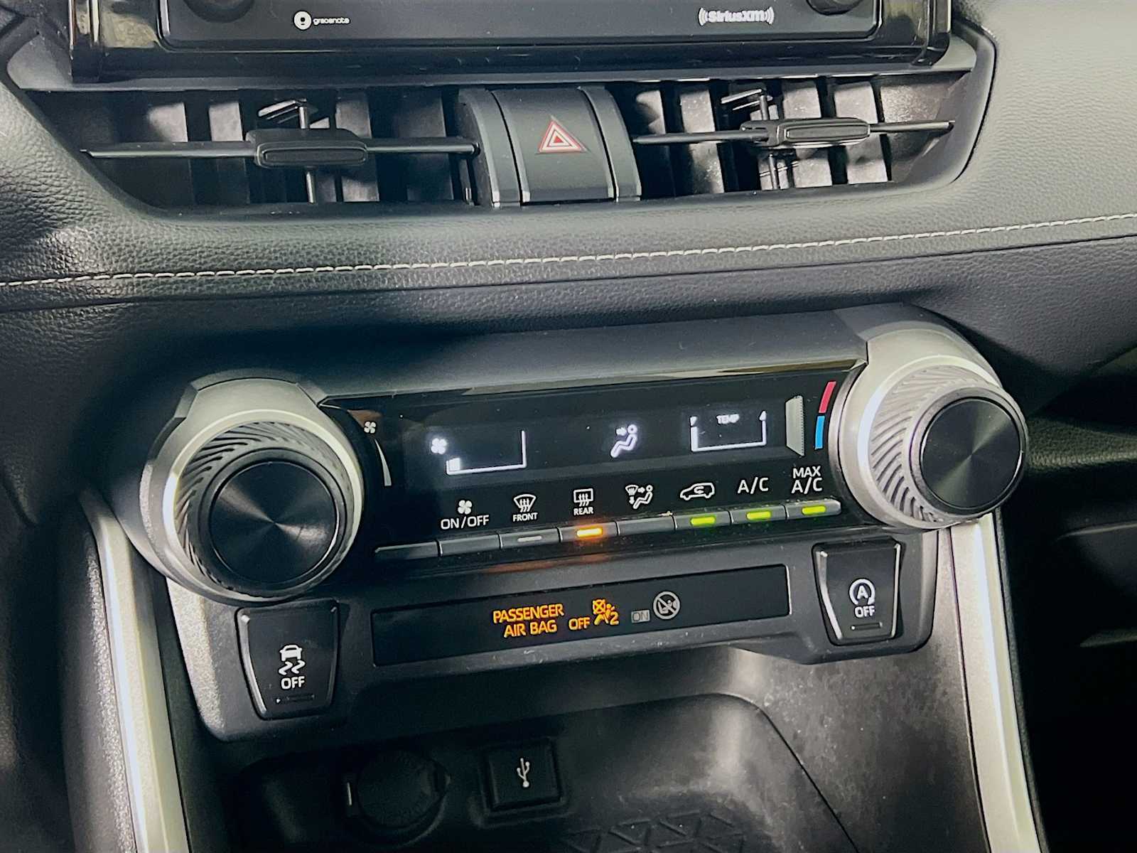 2020 Toyota RAV4 LE - Photo 15