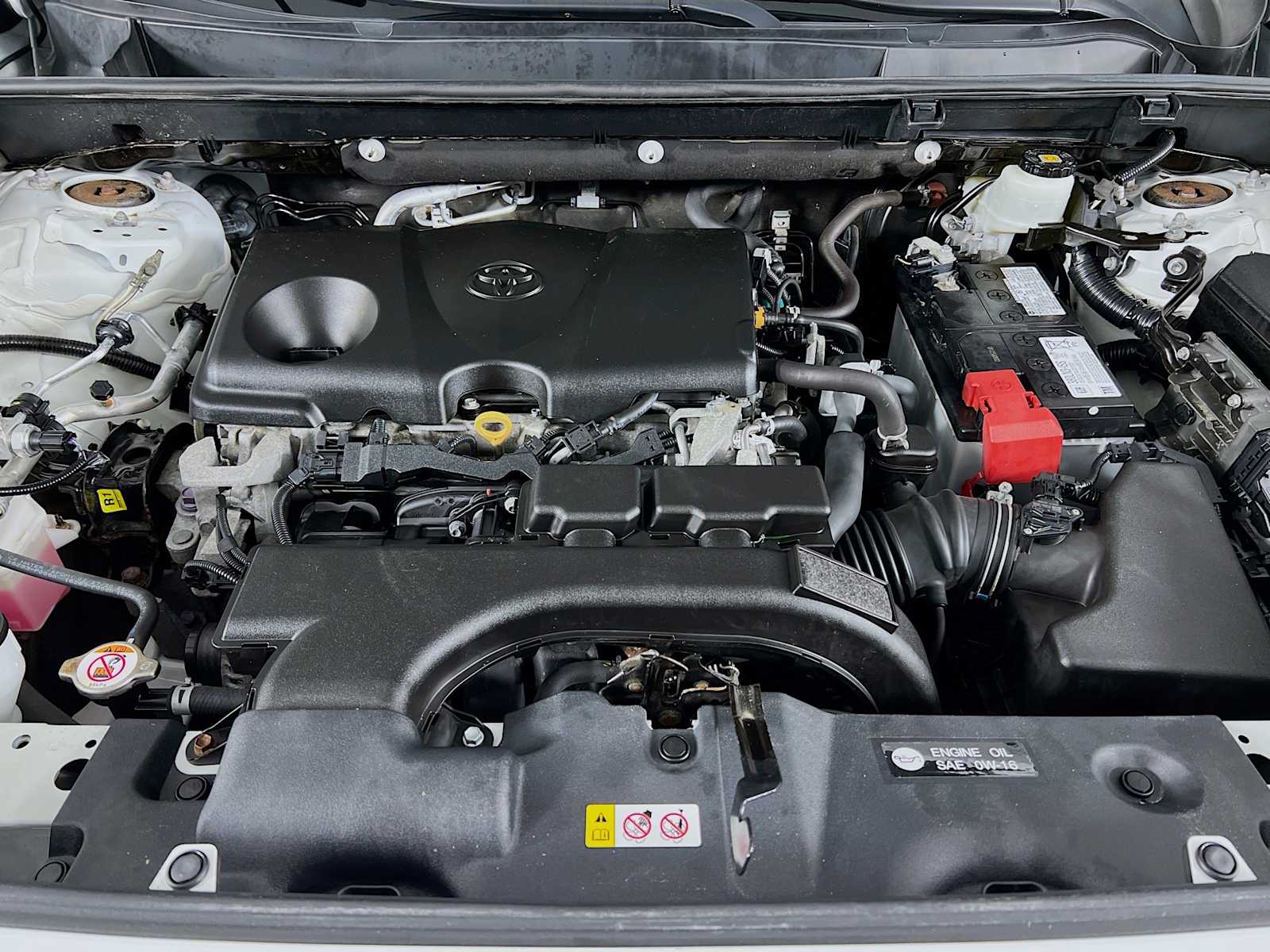 2020 Toyota RAV4 LE - Photo 28