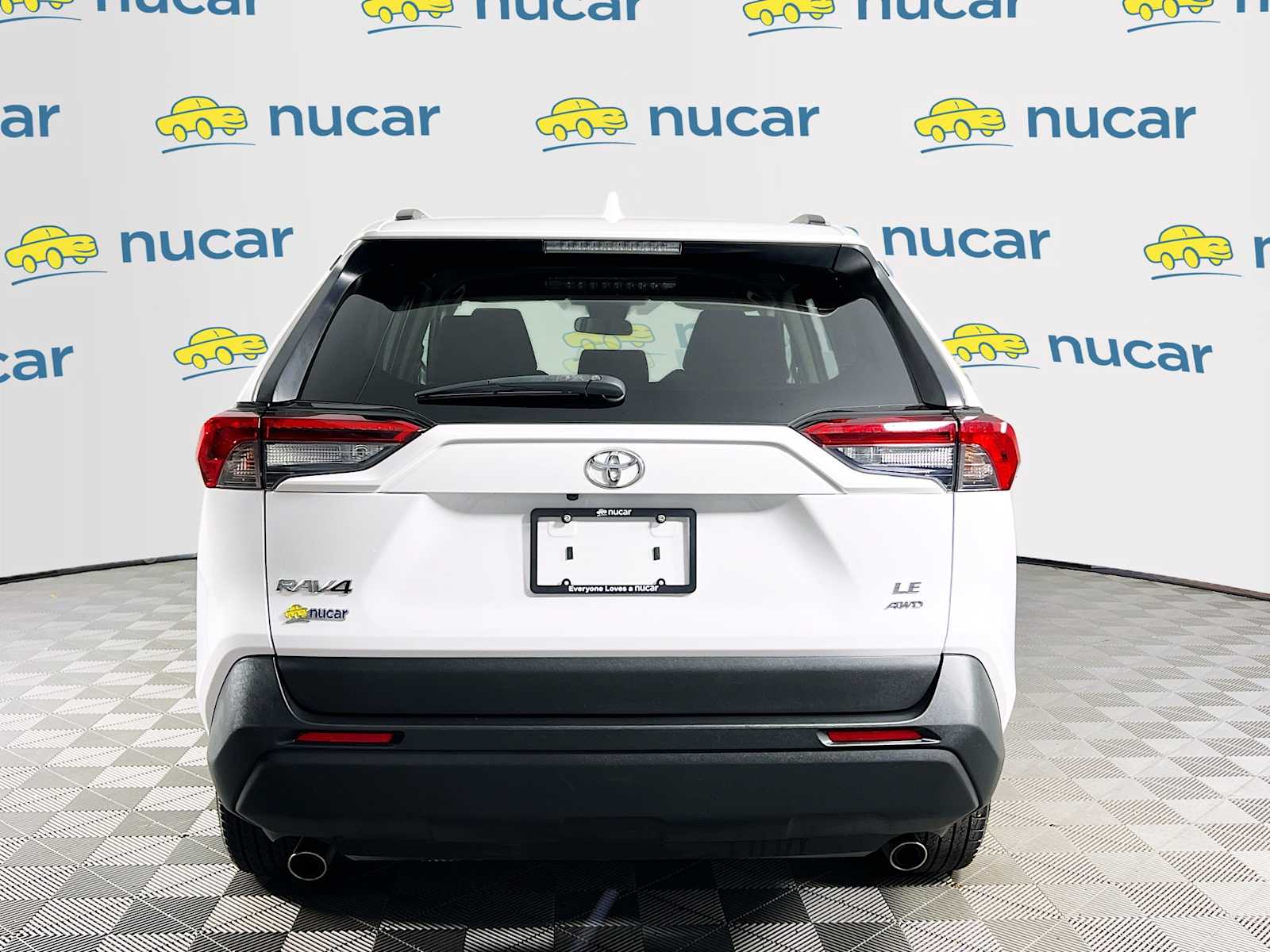 2020 Toyota RAV4 LE - Photo 6