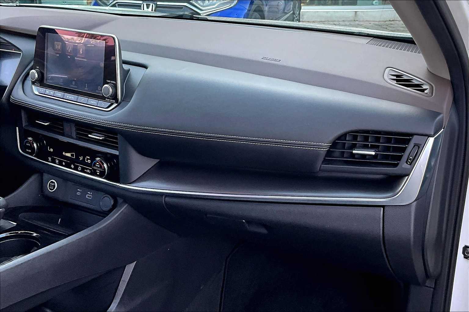 2023 Nissan Rogue SV - Photo 13