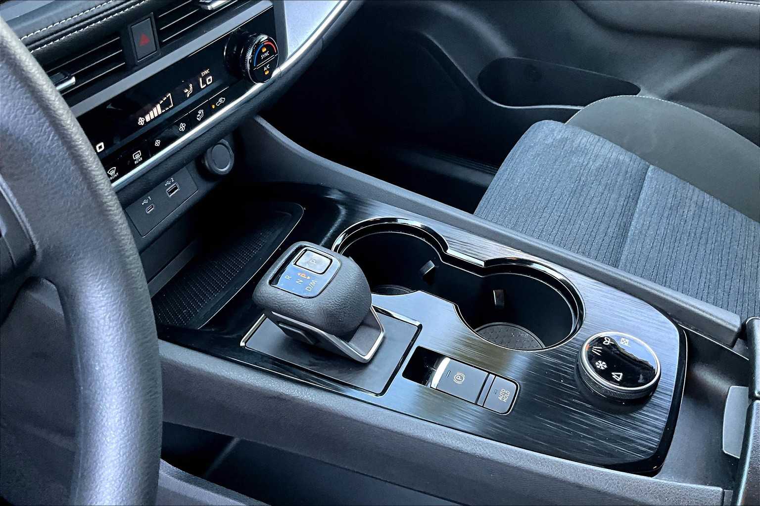 2023 Nissan Rogue SV - Photo 20