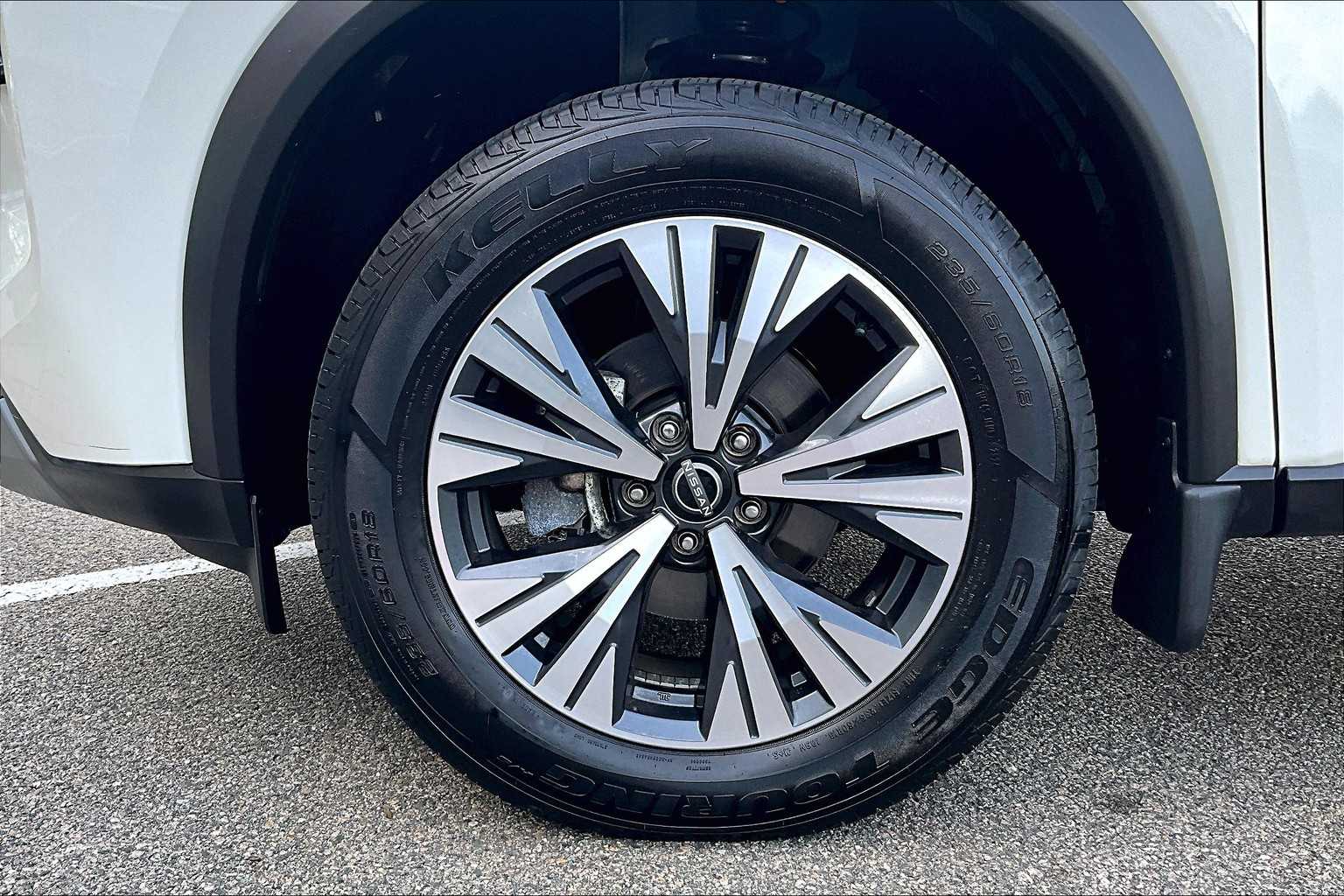 2023 Nissan Rogue SV - Photo 7