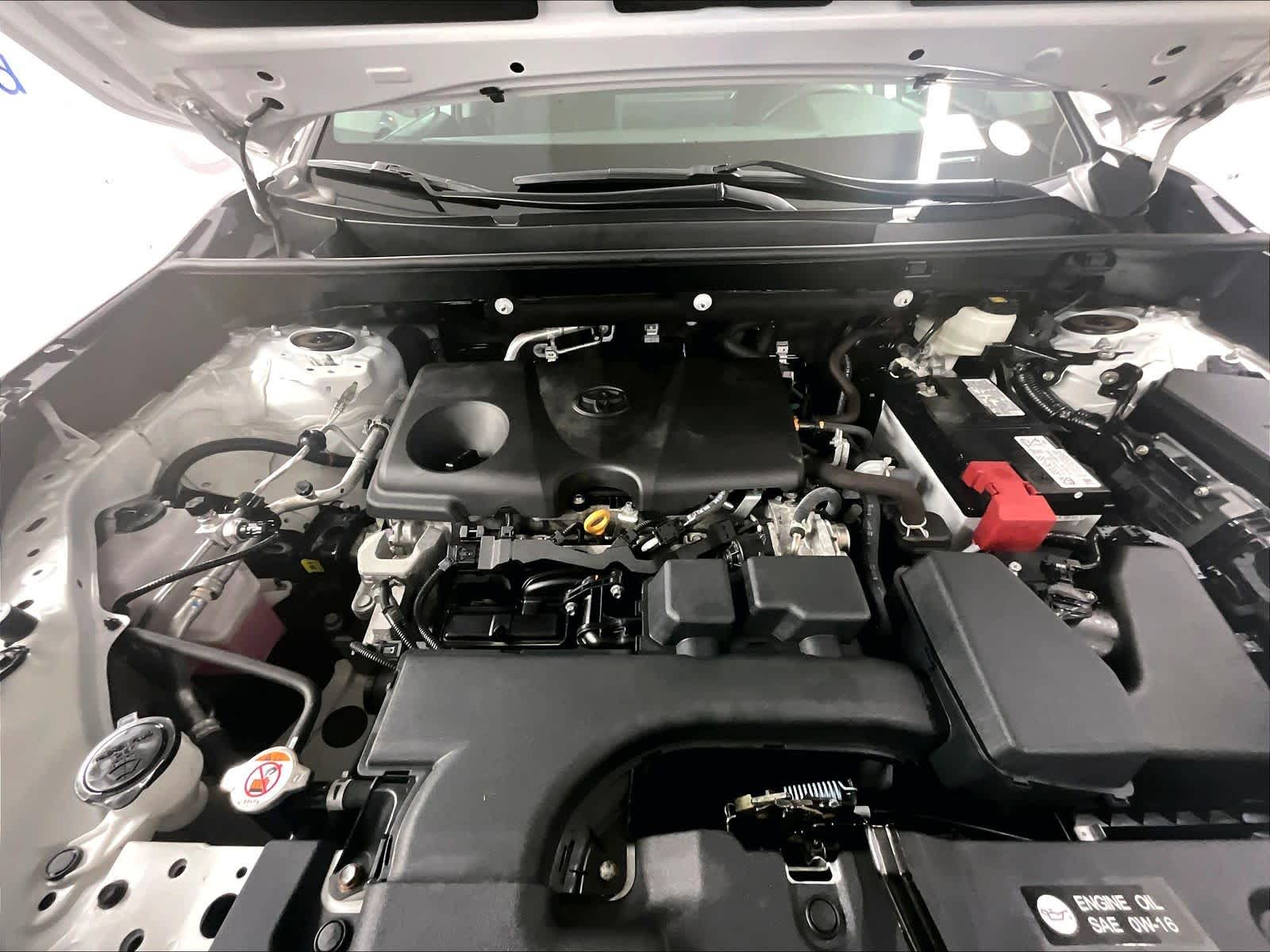 2022 Toyota RAV4 LE - Photo 29