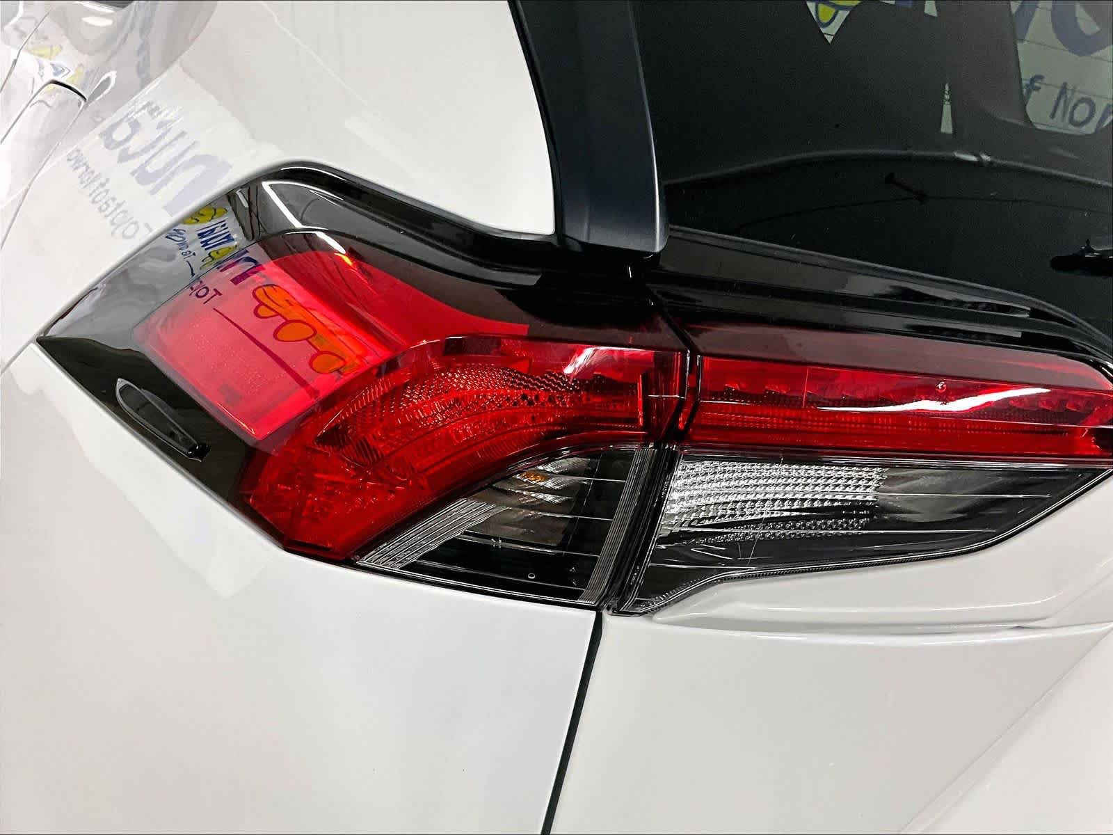 2022 Toyota RAV4 LE - Photo 33