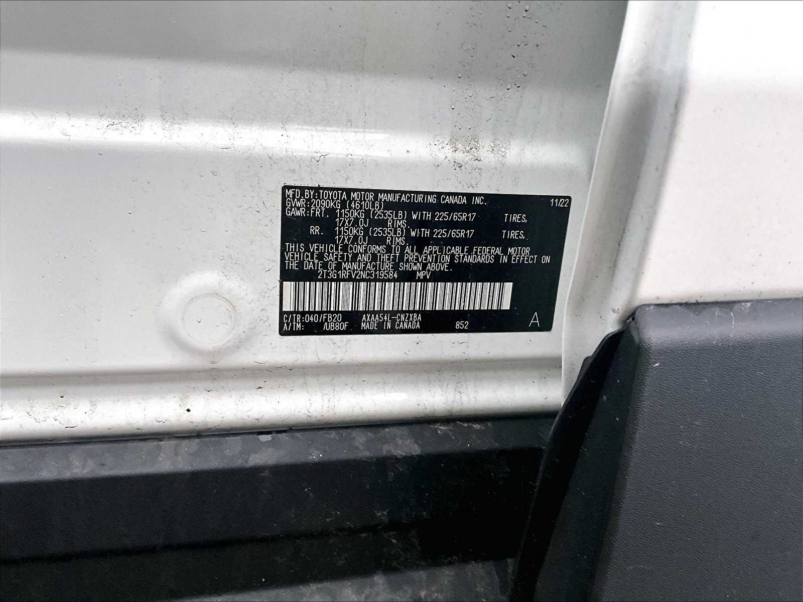 2022 Toyota RAV4 LE - Photo 6