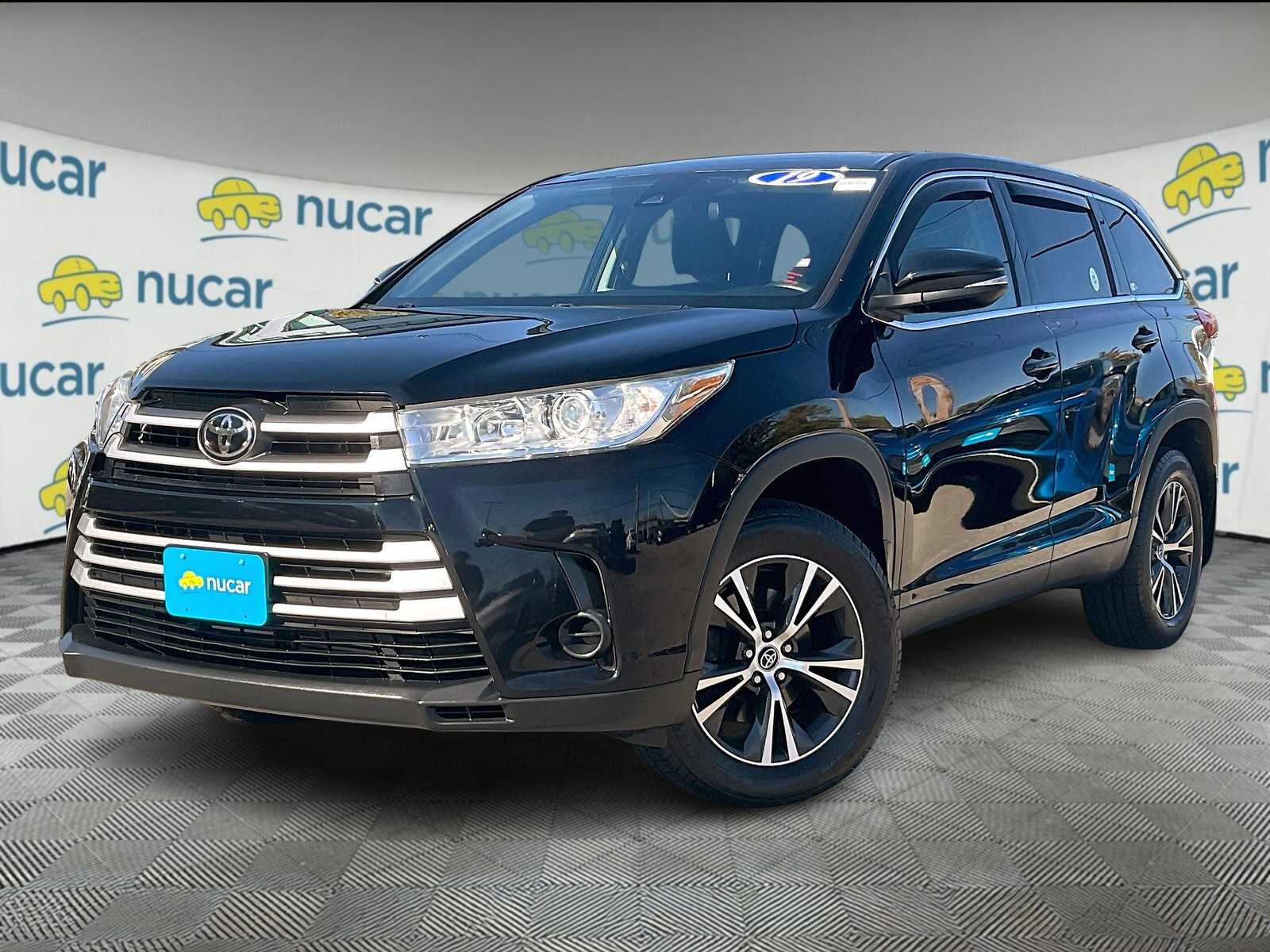 2019 Toyota Highlander LE - Photo 3